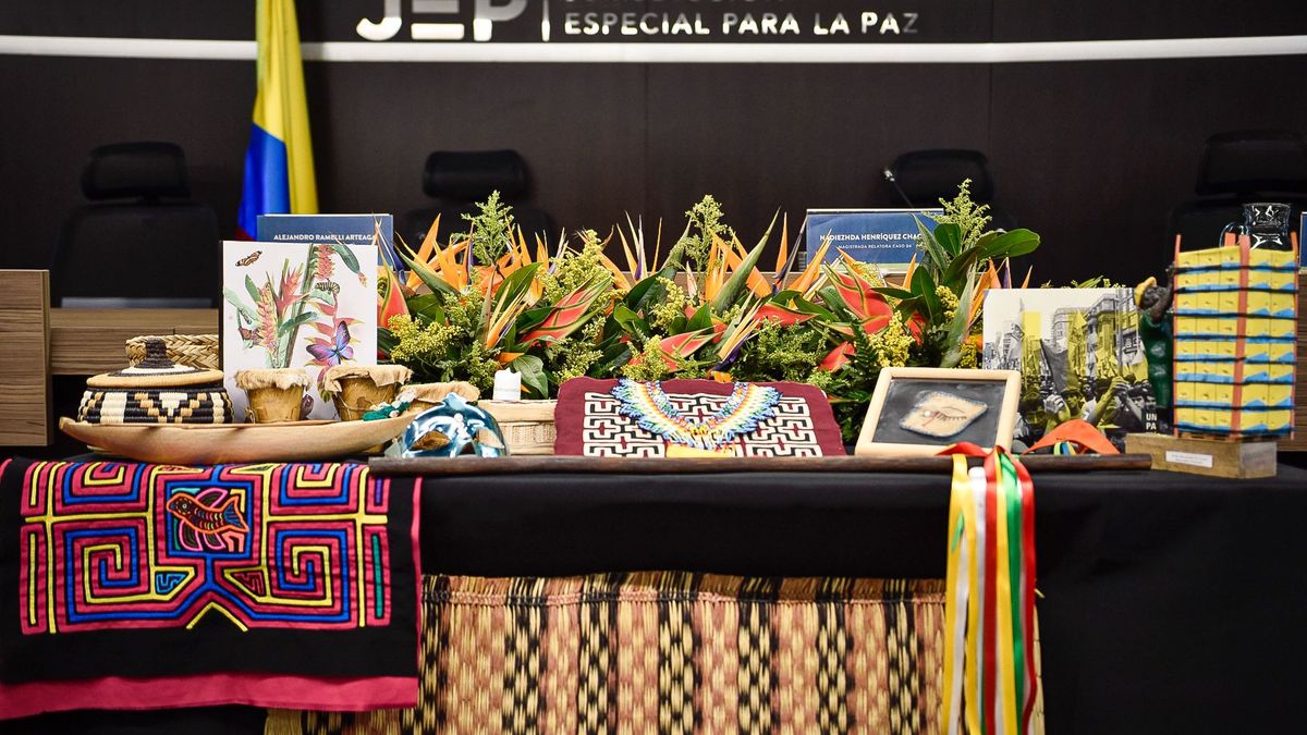 La Jurisdicción Especial para la Paz ha ofrecido una ruta no sancionatoria para comparecientes no seleccionados como máximos responsables, que ha logrado cesar la persecución penal contra más de mil personas.