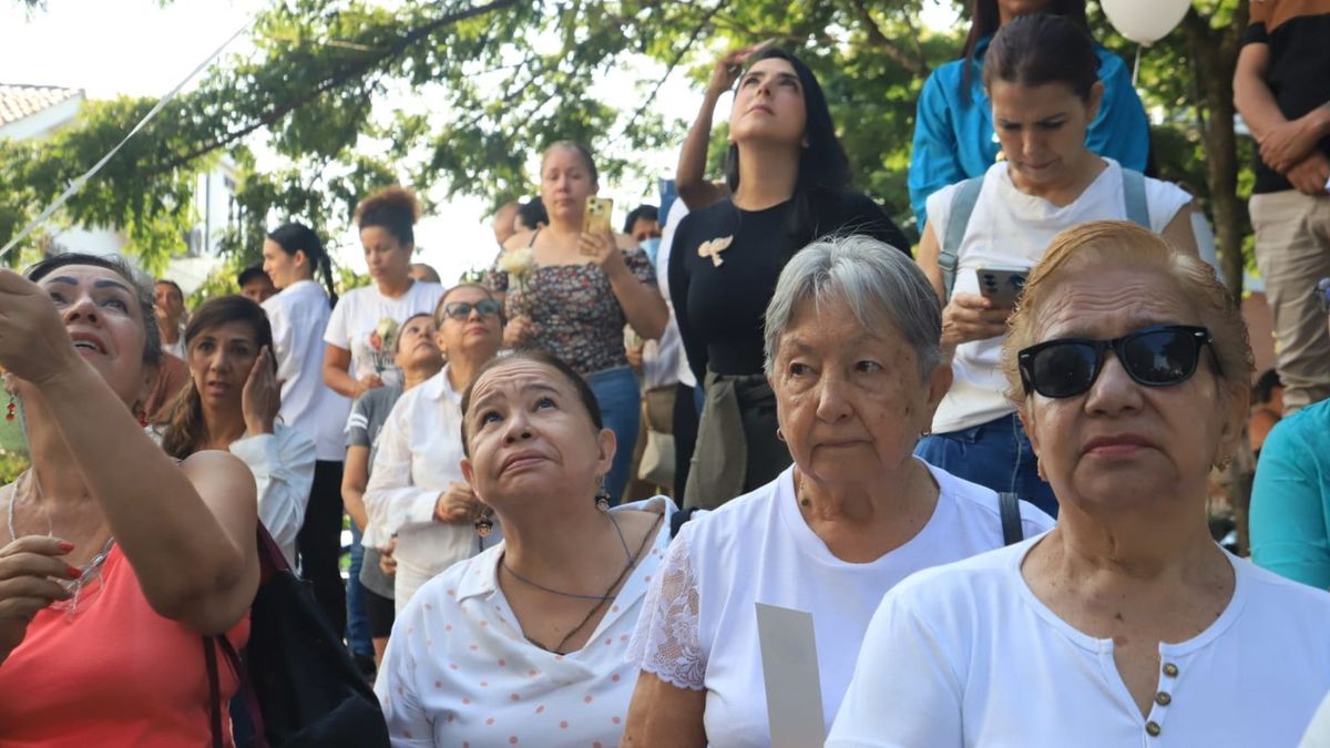En el homenaje participaron familiares y vecinos de las zonas más afectadas.