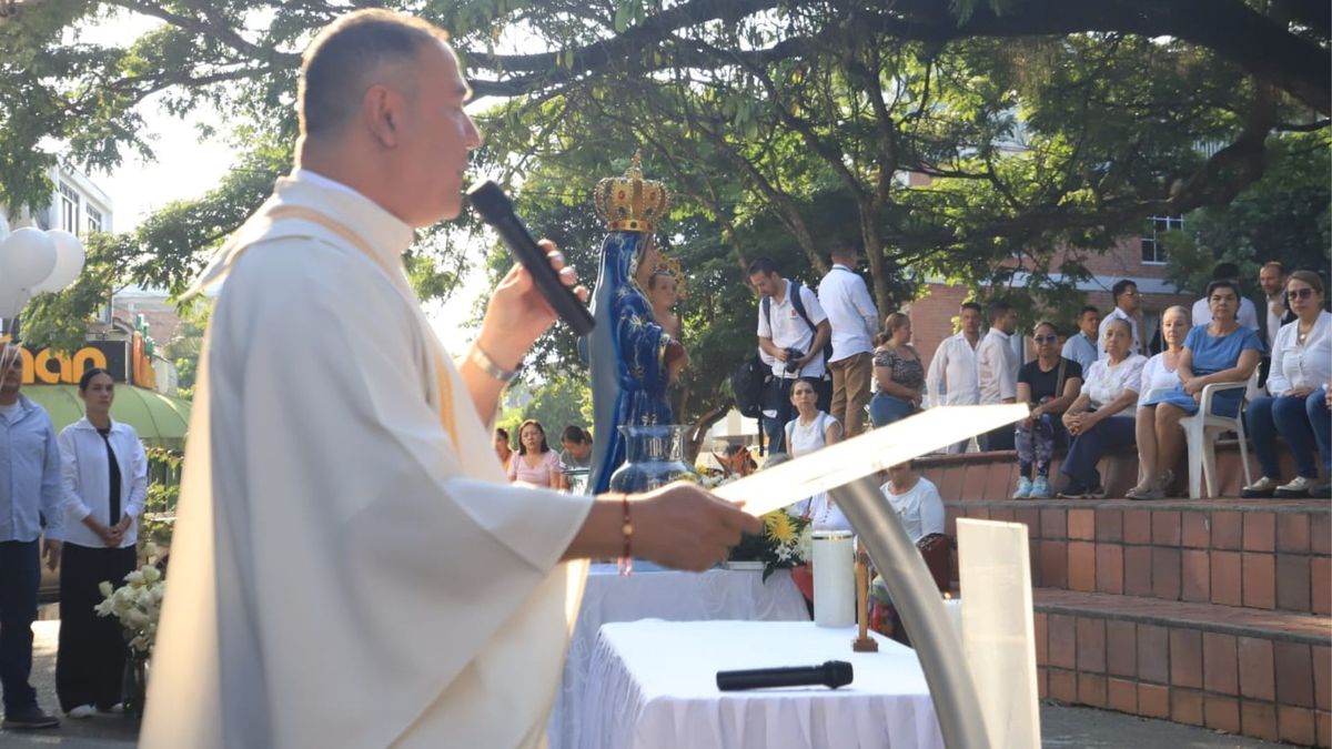 Con una eucaristía se rindió homenaje a las victimas y se hizo un llamado de unión y esperanza.