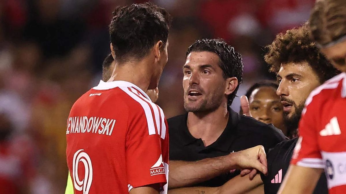 Pelea entre Rodrigo de Paul y Robert Lewandowski en la MLS