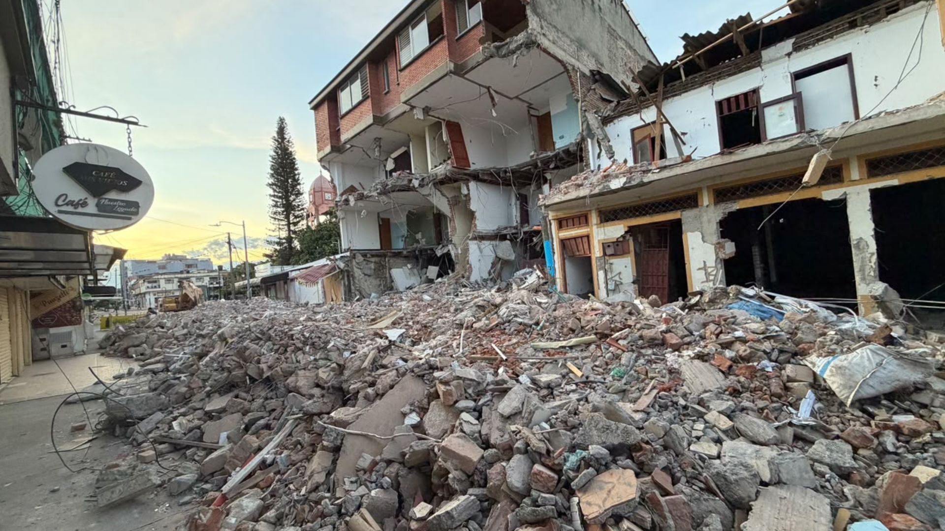 Comerciantes de Quimbaya buscan reactivar sus negocios y recuperar el turismo tras las pérdidas que dejó el terremoto.