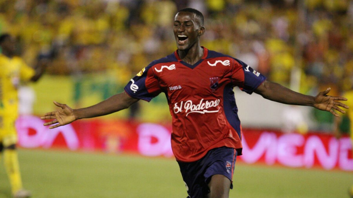 Jackson Martínez jugando en Independiente Medellín (2009)