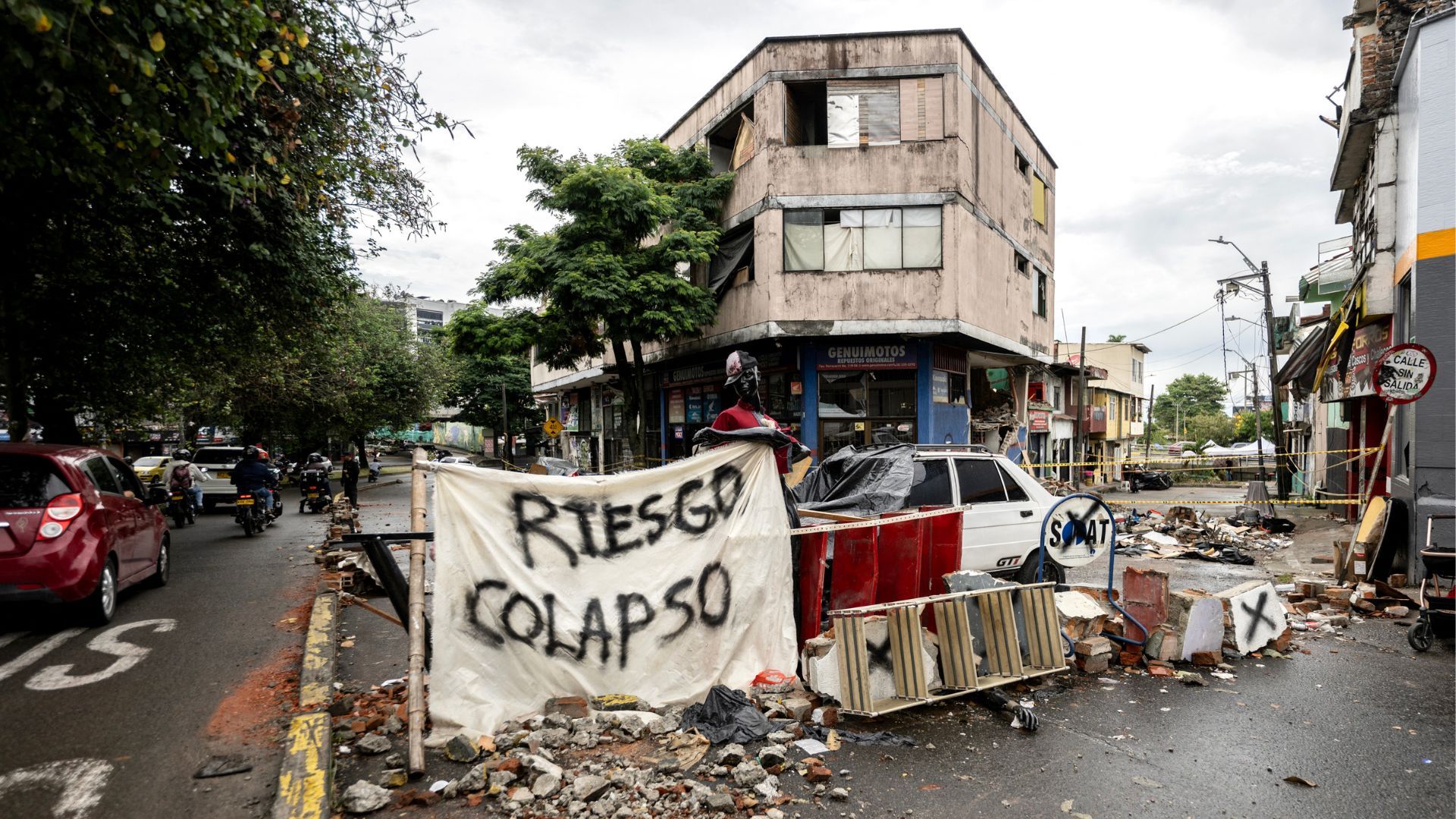 Edificio gravemente dañado tras el terremoto de magnitud 7,4, en Pereira.