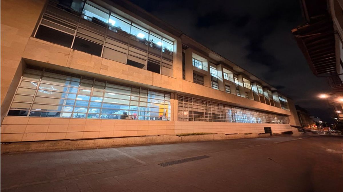 ¿Bogotá sí está ahorrando energía? Concejal denuncia luces encendidas en entidades del Distrito en la madrugada