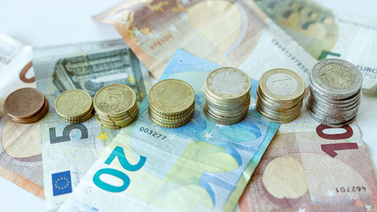 El euro inicia la jornada de este lunes 14 de septiembre de 2026 con una cotización promedio de 3.556,59 pesos colombianos, según el reporte de Dow Jones.
