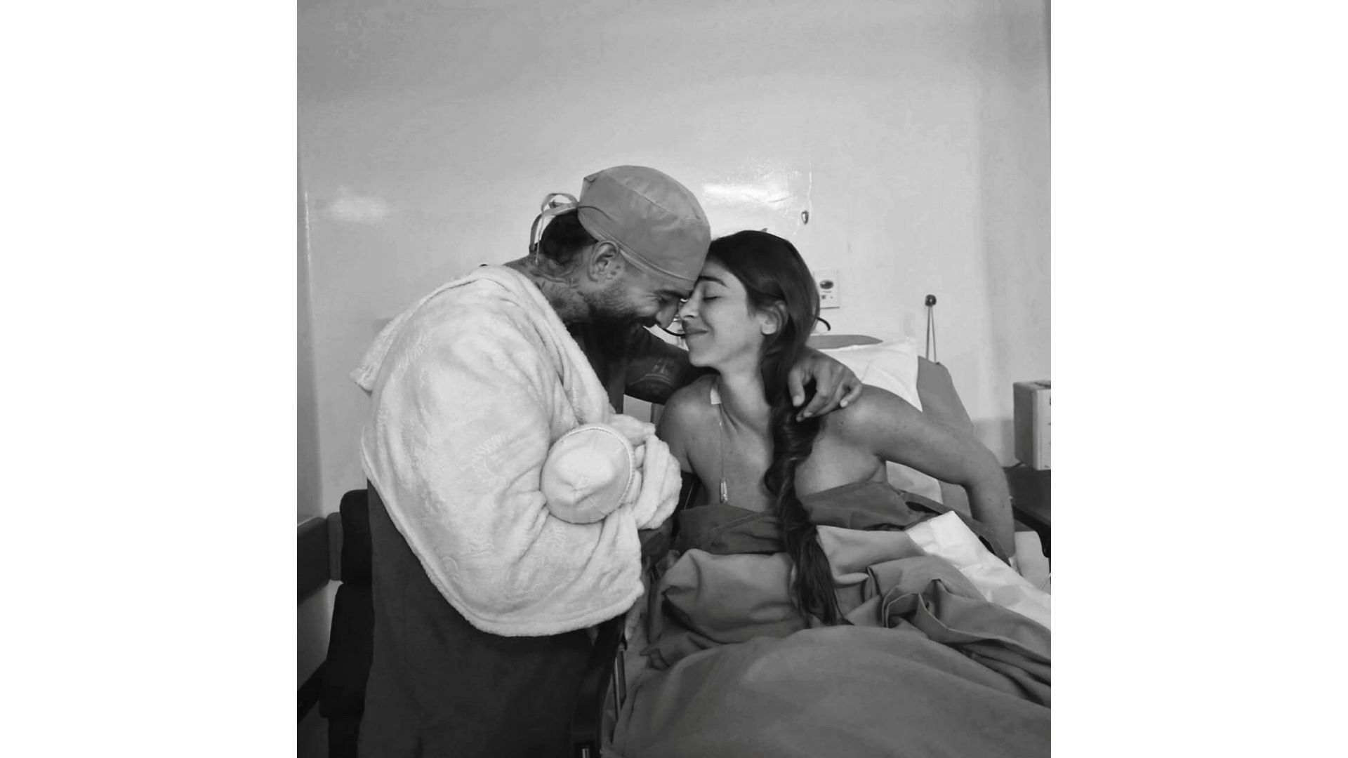 Maluma con Susana Gómez y su hijo Orión.