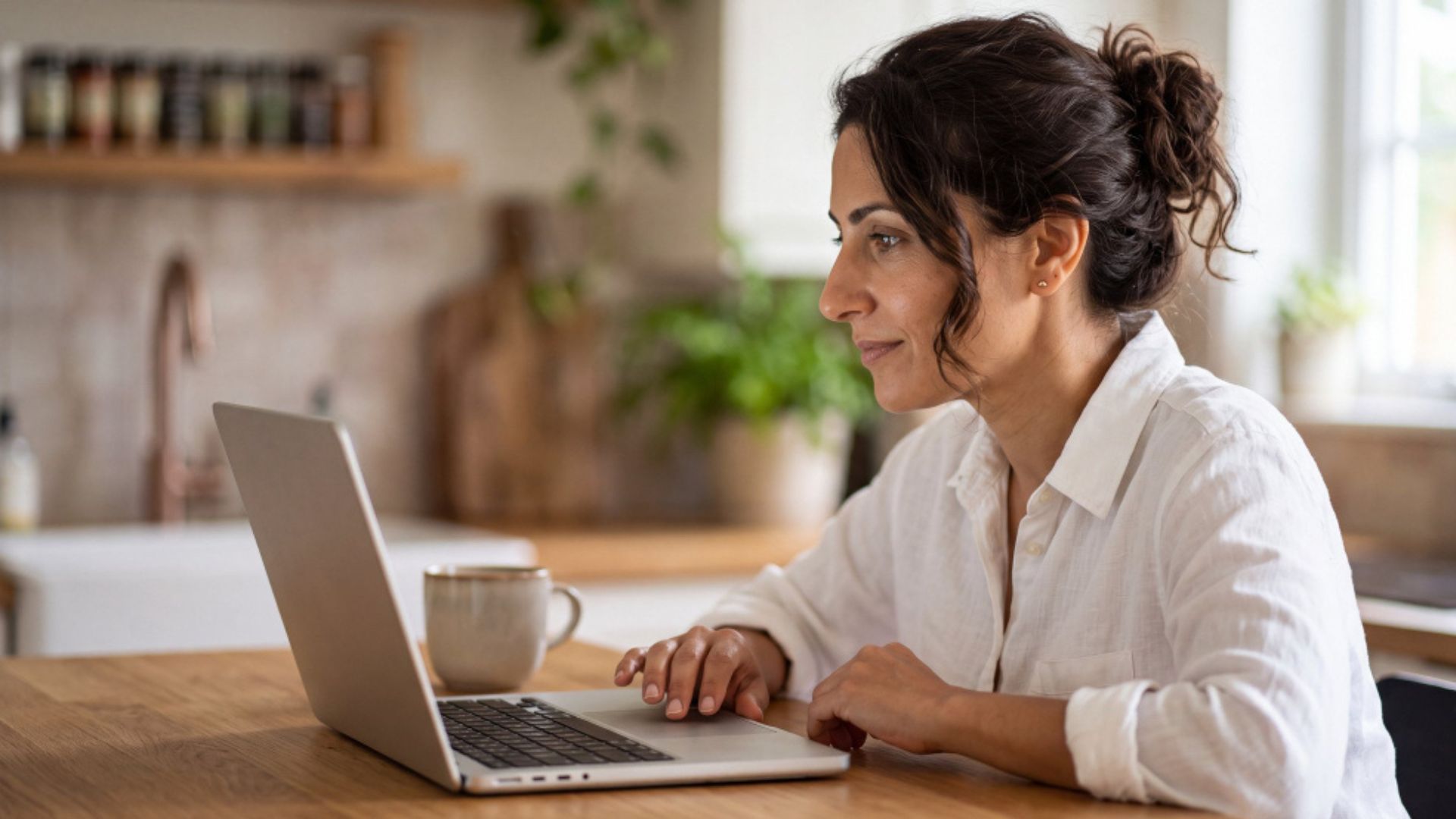 Las razones por las que debería hacerlo, sería porque hay cambios en la información personal, ubicación, actividad económica o responsabilidades tributarias.