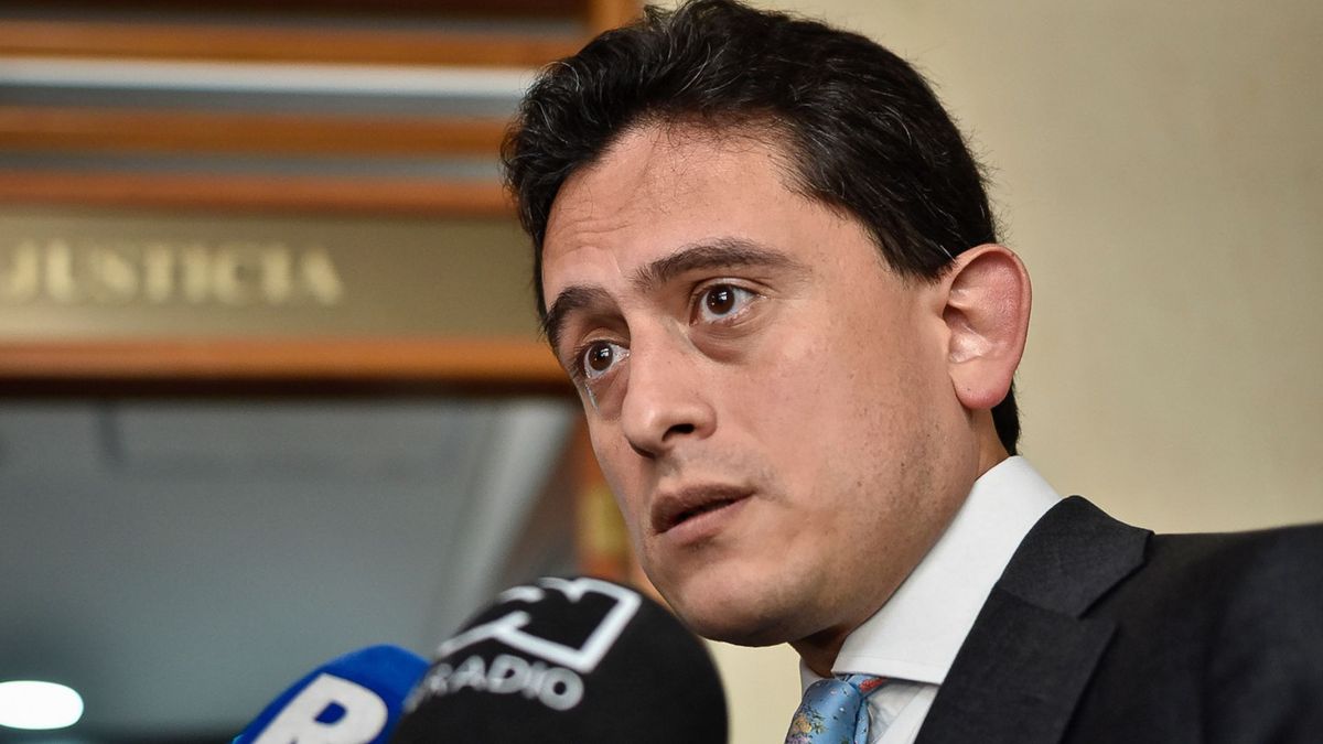 El exdirector de la DIAN explicó que su esquema de seguridad incluye a su núcleo familiar, pero que ha recibido notificaciones sobre una reducción.