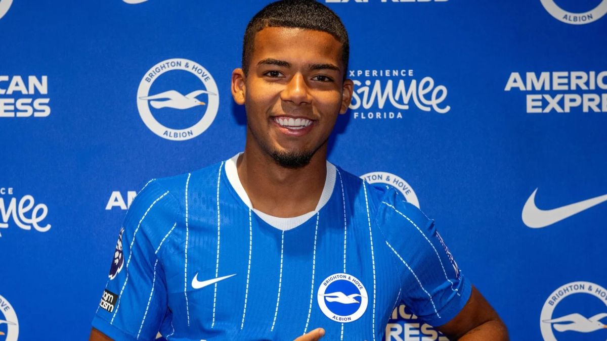 Matías Orozco en su presentación reciente con el Brighton ingles
