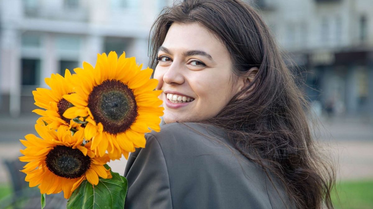 Las flores amarillas se convirtieron en un regalo asociado con el 21 de septiembre.