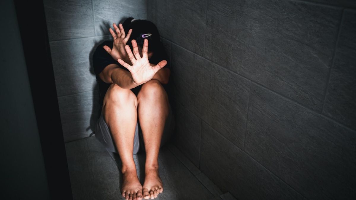 La niña cursa actualmente el grado séptimo y el pasado 15 de septiembre reportó a su familia que el docente la agredió sexualmente en el aula de artes.