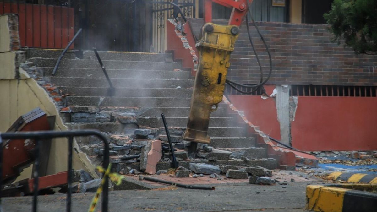 Demoliciones de edificios en Cali tras el terremoto