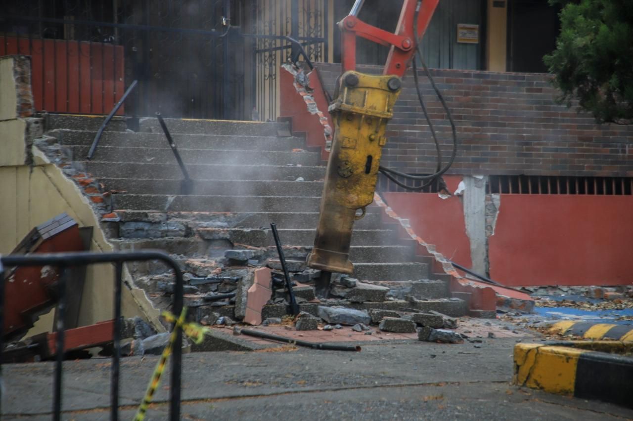 Demoliciones de edificios en Cali tras el terremoto