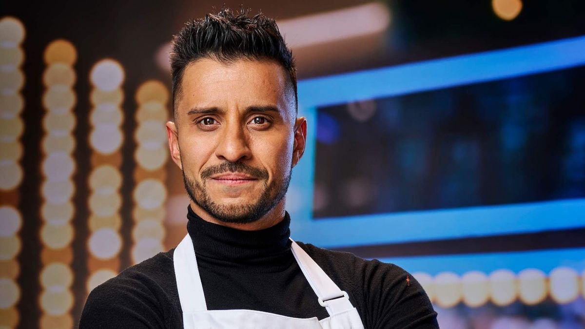 Tavo Bernate durante su participación en MasterChef Celebrity, donde presentó varios personajes ante sus compañeros y los jurados.