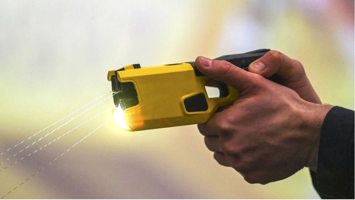 Investigan muerte de ciudadano tras procedimiento de la Policía con taser: esto se sabe