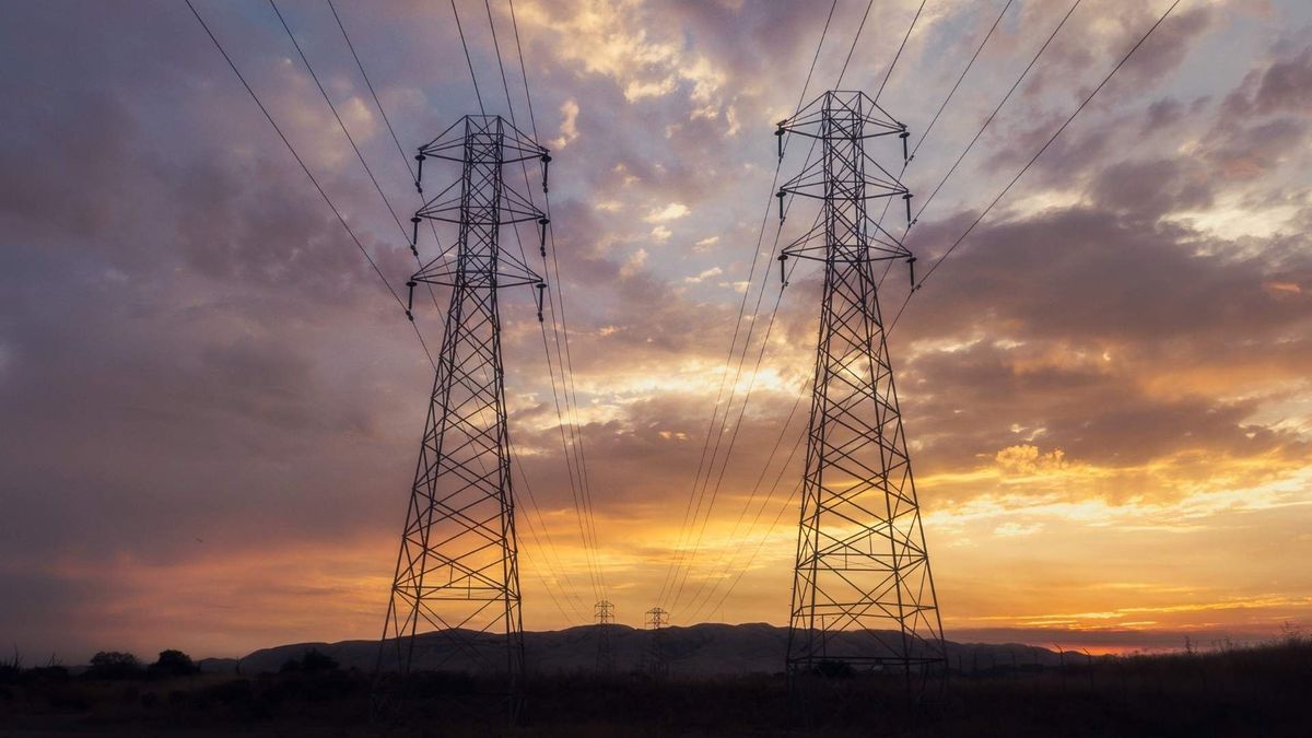 Camilo Sánchez, presidente de Andesco, pidió a hogares y empresas reducir el consumo de energía en 10 % ante la presión sobre el sistema.