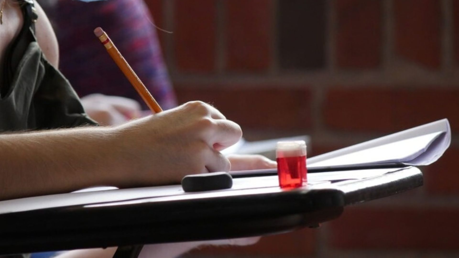 Cada universidad tiene sus criterios de admisión para sus carreras.