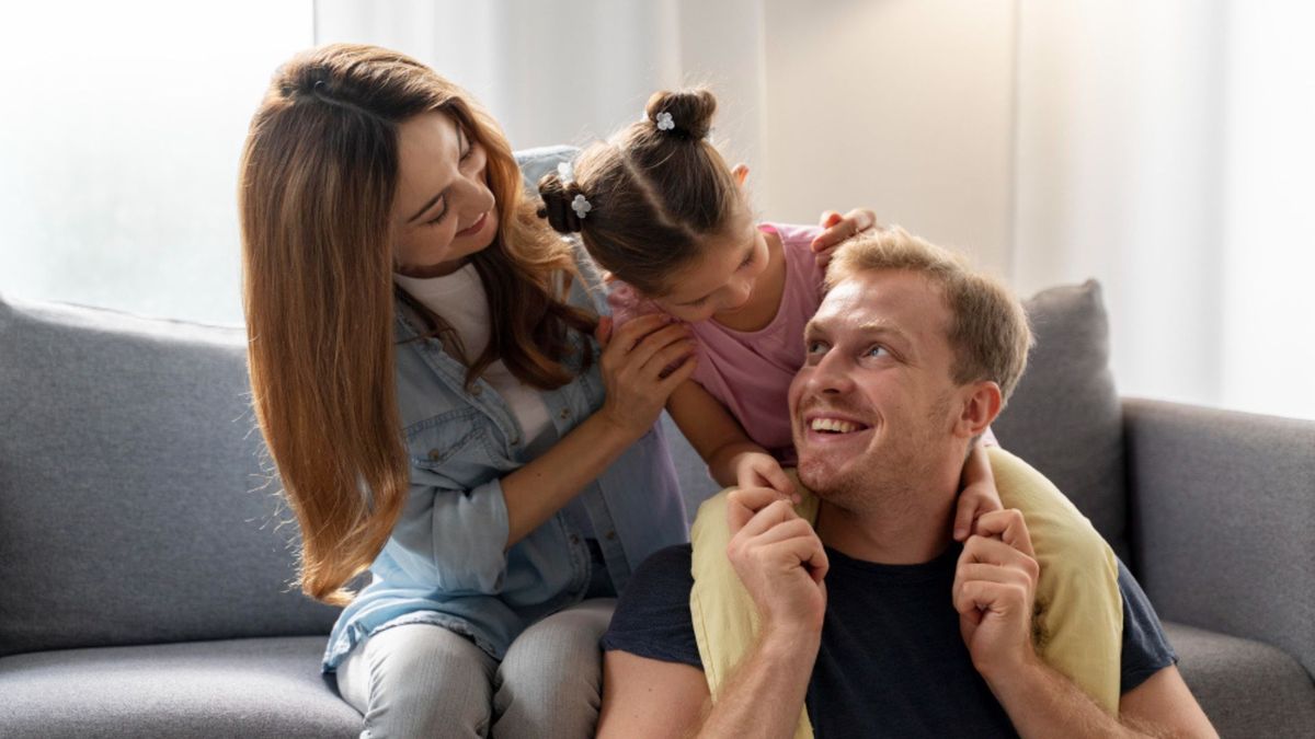 El cansancio de los padres y los cambios que atraviesa una familia a medida que los hijos crecen fueron algunos de los temas que Flavia Dos Santos y María Cecilia Botero abordaron durante el programa Sin Filtro de La FM. L