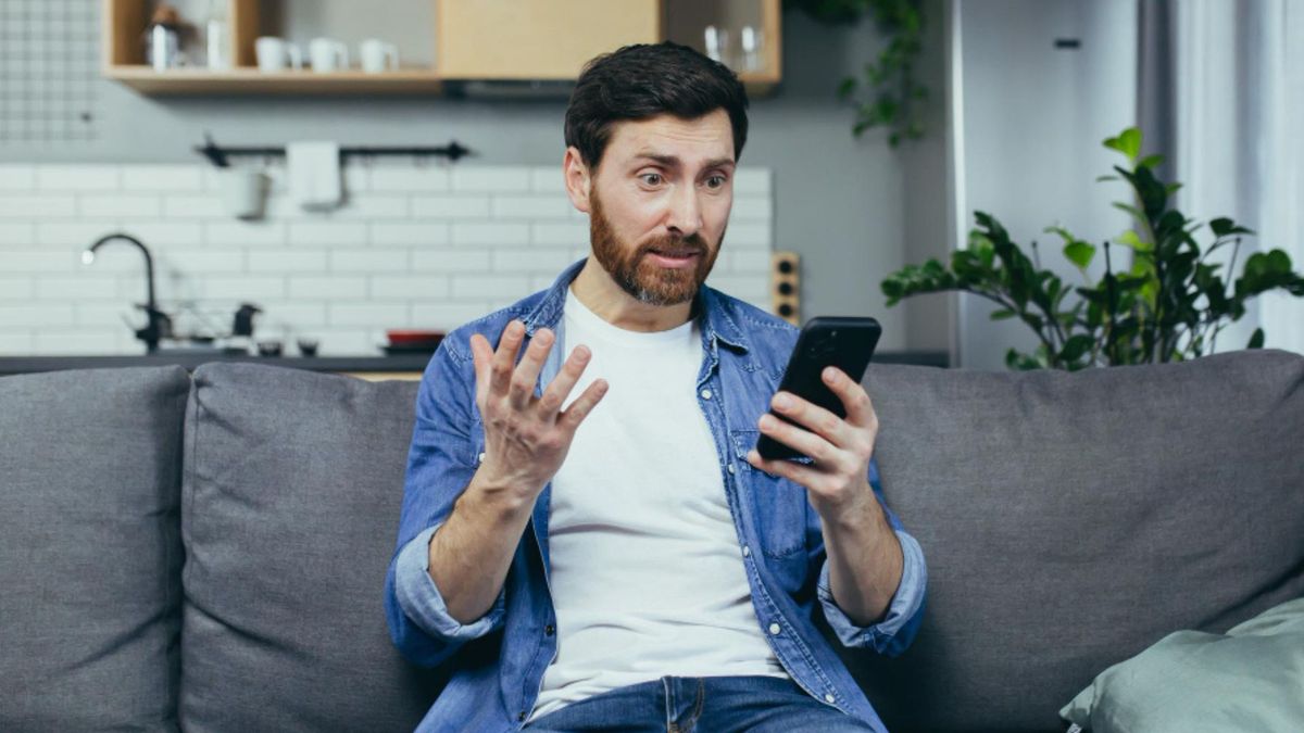 Una nueva modalidad de estafa circula a través de WhatsApp y utiliza las fotografías de visualización única para intentar intimidar a quienes reciben mensajes de números desconocidos.