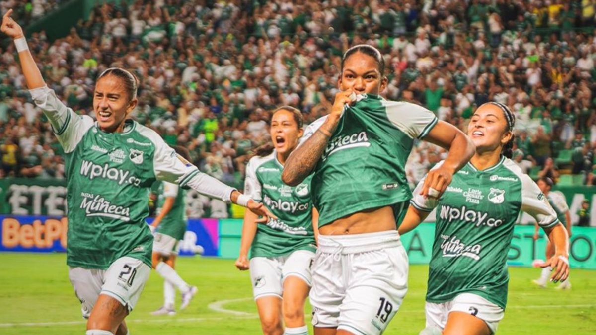 Deportivo Cali celebrando su título de Liga Femenina 2026 ante Santa Fe