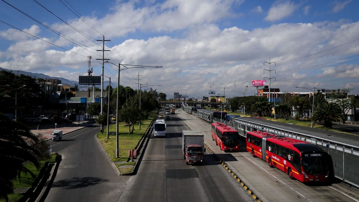 ciere vial bogota avenida primero mayo carrera 68 dos meses