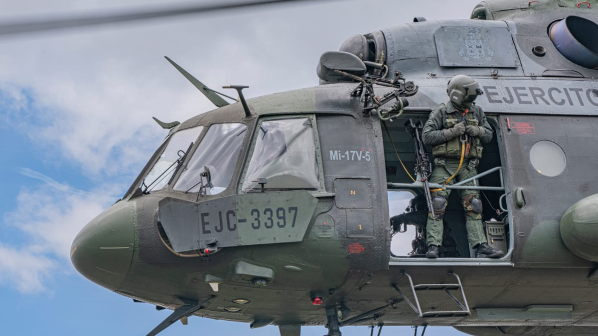 Helicóptero M-17 del Ejército Nacional.