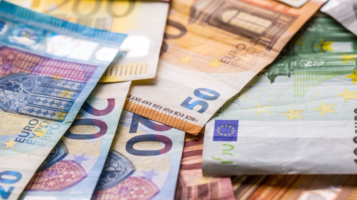 La referencia también permite observar la diferencia frente al mismo momento del año anterior. Hace 12 meses, el euro registraba un valor de $4.566,11 en Colombia.