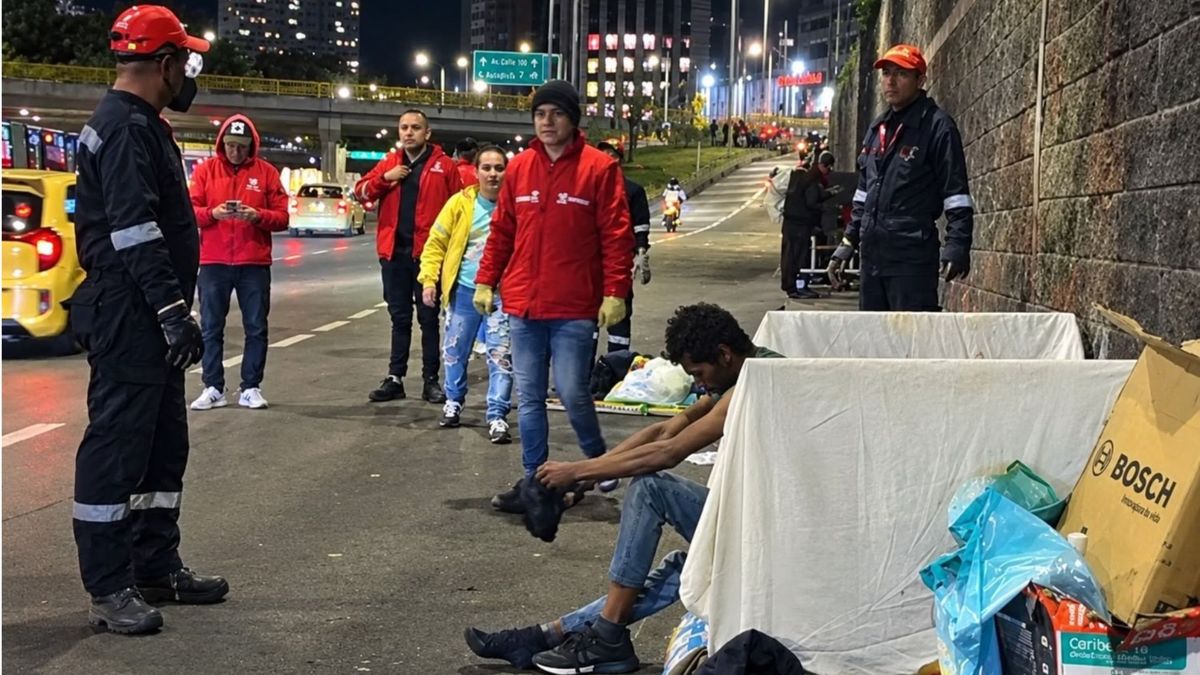 Retiran 17 cambuches y recuperan tres kilómetros de espacio público en la calle 26 de Bogotá