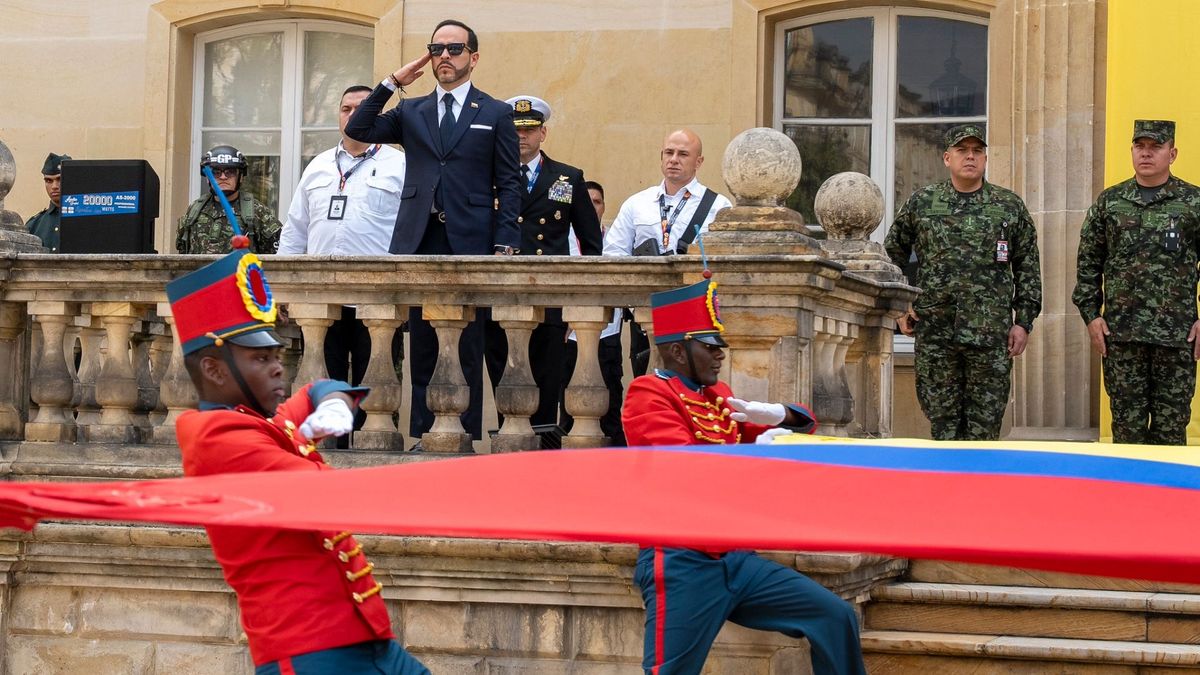 Abelardo de la Espriella en relevo de guardia presidencial