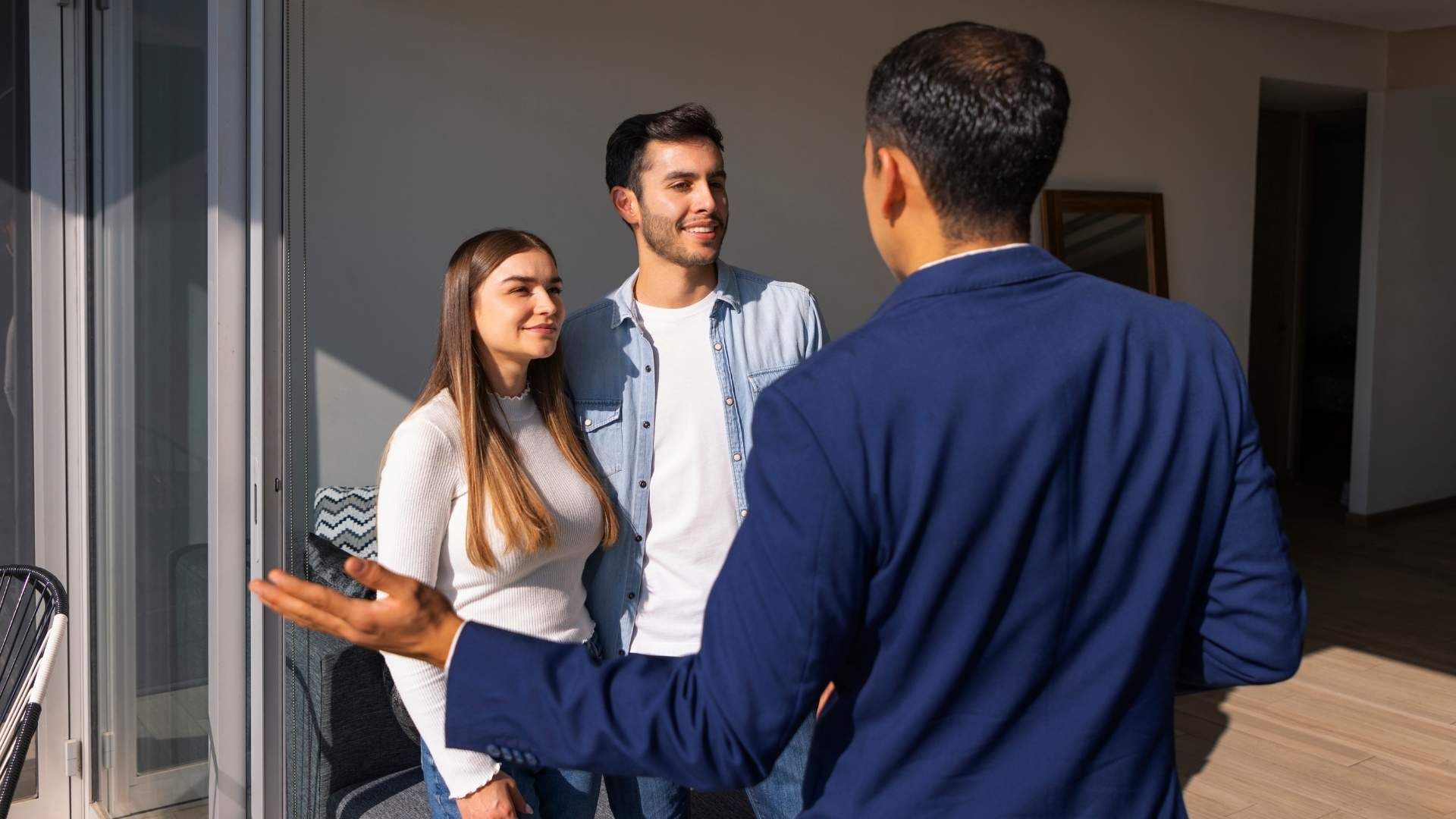 Quienes buscan comprar vivienda pueden consultar las opciones de financiación disponibles en el Fondo Nacional del Ahorro.