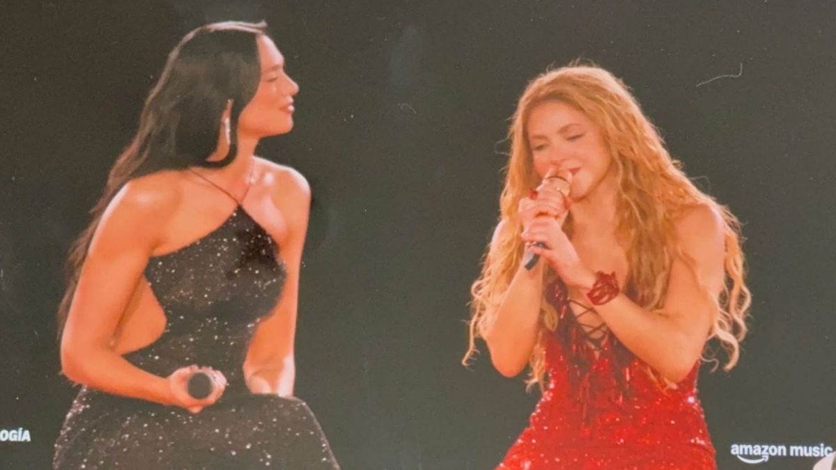 Shakira con Dua Lipa en Madrid cantando Antología.