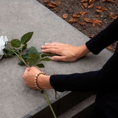 La muerte no existe": Médico revela qué dicen pacientes que regresaron del fallecimiento clínico