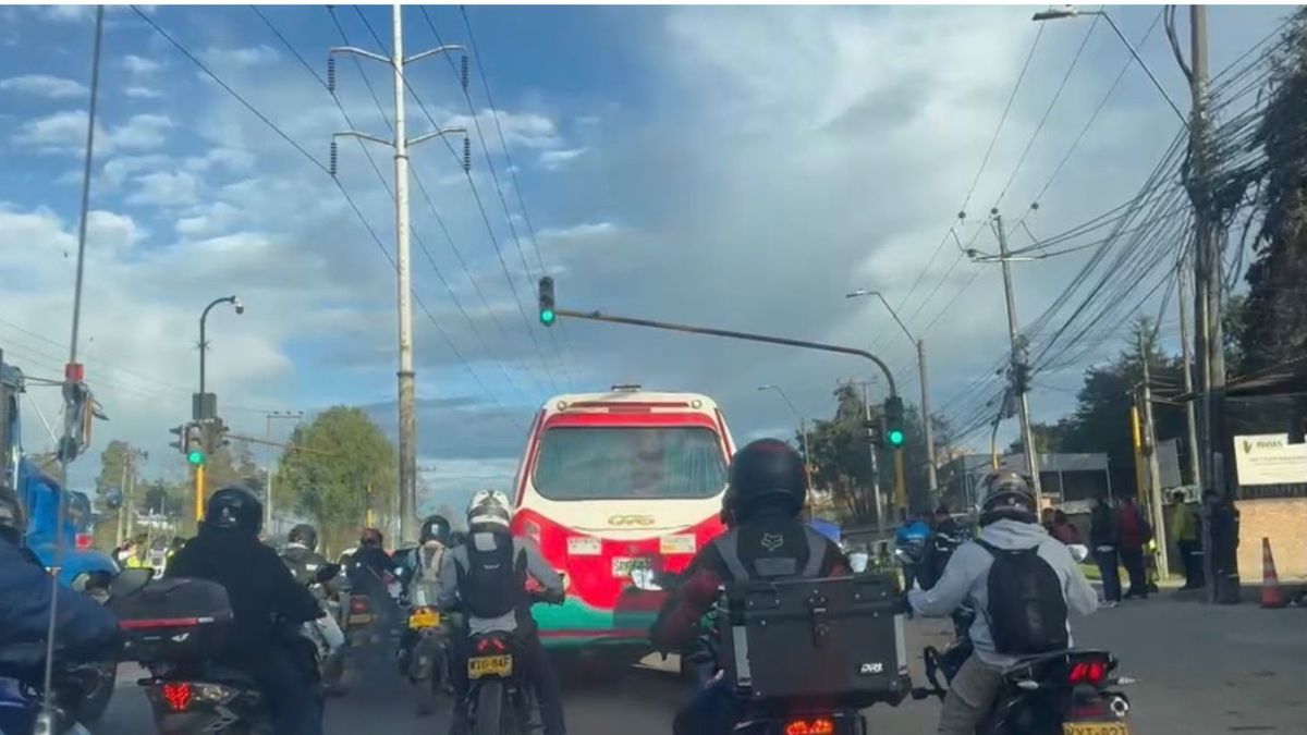 Arrancó plan piloto en la Calle 13 con desvíos y confusión vial por reversible en Fontibón