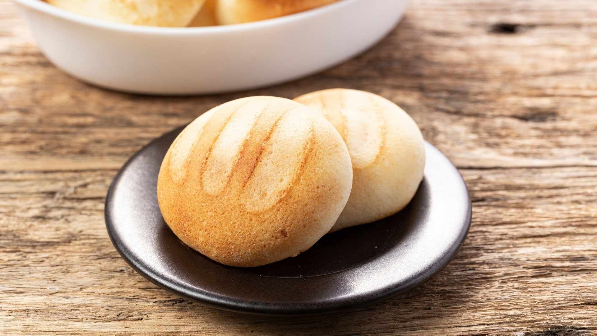 El pan de bono, la almojábana, el pan de queso y el pan de yuca representan a Colombia en el listado.