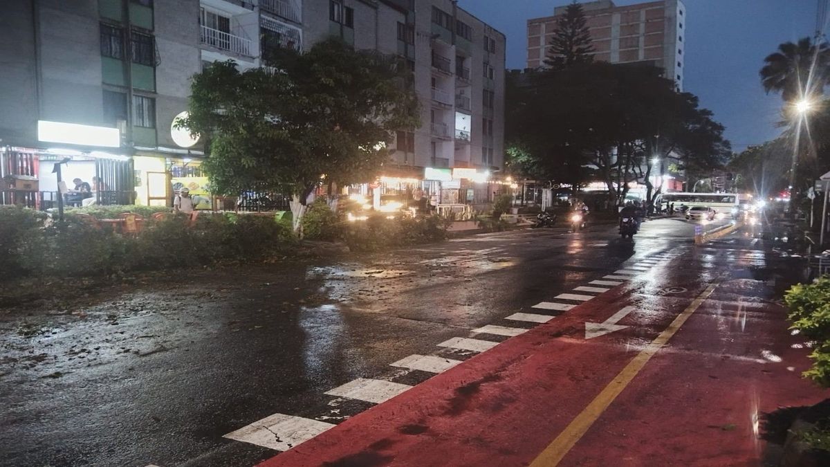 Afectación por lluvias en la diagonal 55 con avenida 38 en Bello, Antioquia