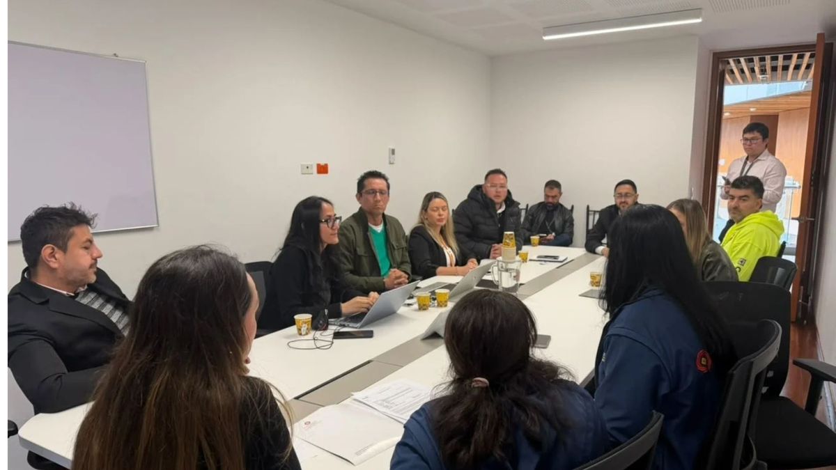 Contraloría de Bogotá pone lupa a polémico contrato del Concejo que incluye lavado de camionetas blindadas