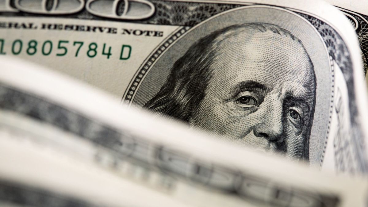 El dólar en Colombia se mantiene alrededor de los $3.240 COP, después de conocerse el dato de inflación de septiembre.