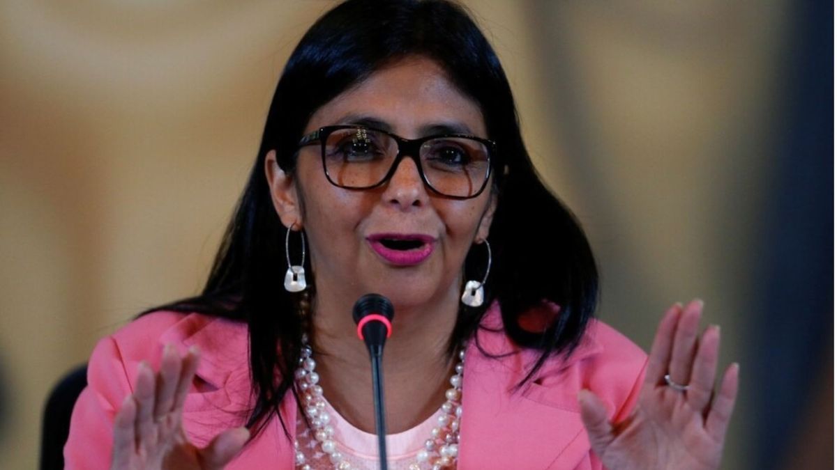 La presidente interina de Venezuela anunció cambios en la ley económica del país vecino.