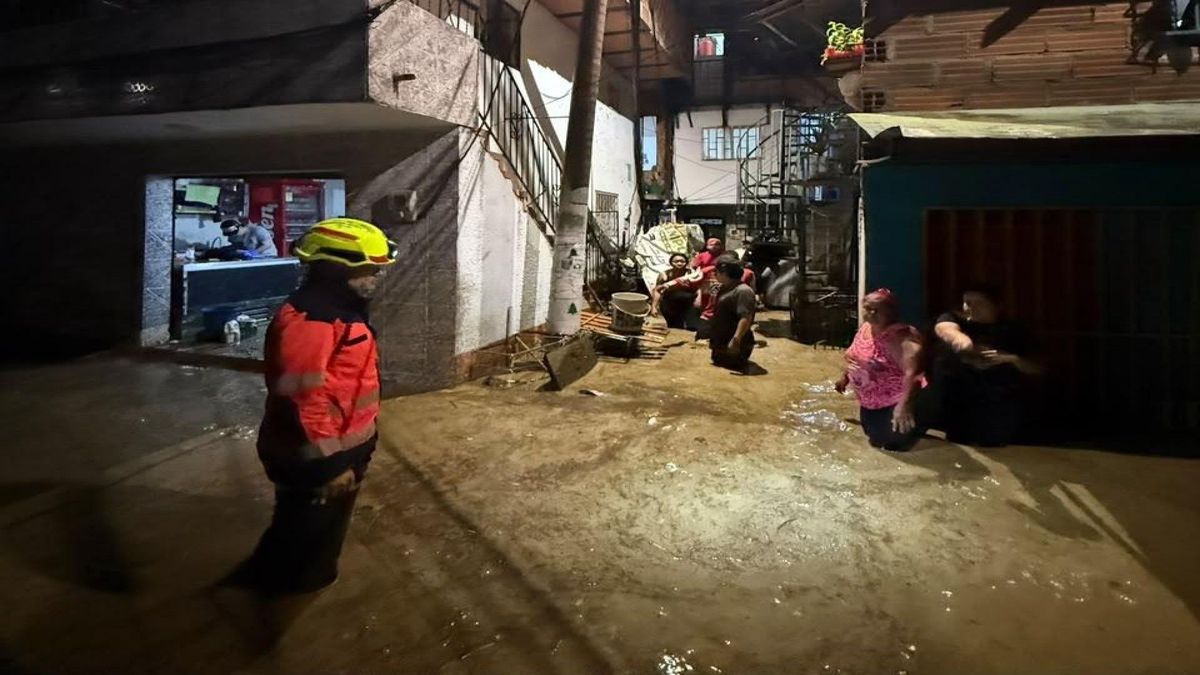 Atención de emergencias en quebradas de Medellín por fuertes Lluvias