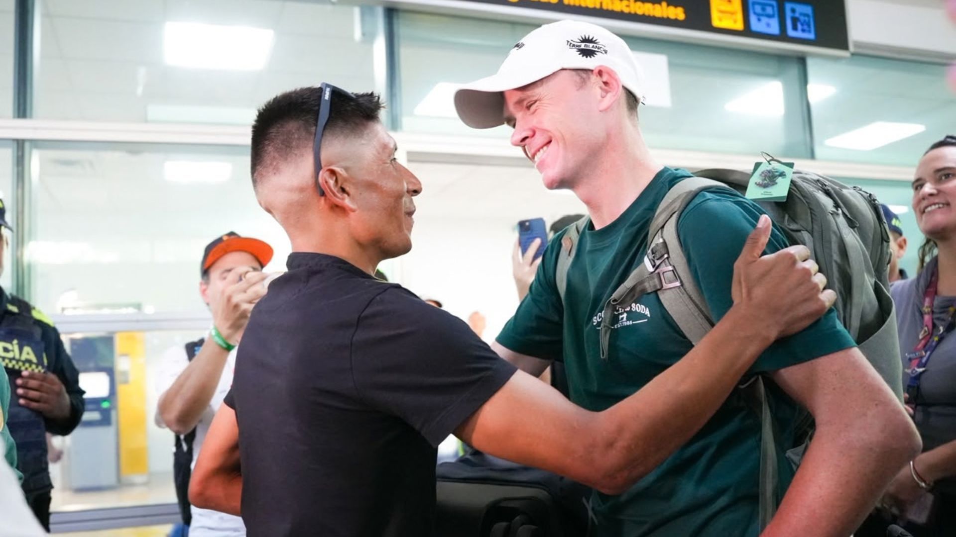 Chris Froome llegó el viernes a Cartagena y fue recibido por Nairo Quintana.