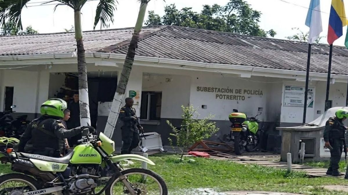 Reportan hostigamiento con drones cargados de explosivos contra la subestación de policía de Potrerito.