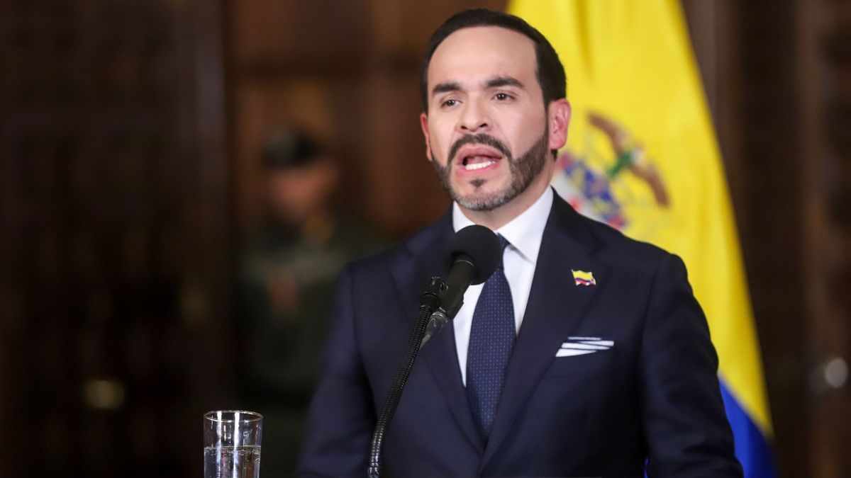 Los contrastes entre el nuevo Gobierno y la administración anterior empiezan a reflejarse en algunas decisiones relacionadas con el funcionamiento de las entidades públicas.