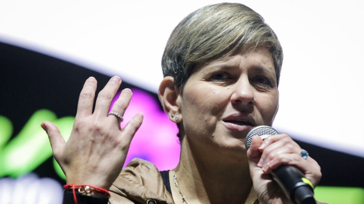 Verónica Alcocer, exesposa del presidente Gustavo Petro, envió una carta formal a la Fiscalía General de la Nación, fechada el 14 de octubre de 2026, para solicitar información sobre una posible nueva investigación sobre las declaraciones de Eva Ferrer.
