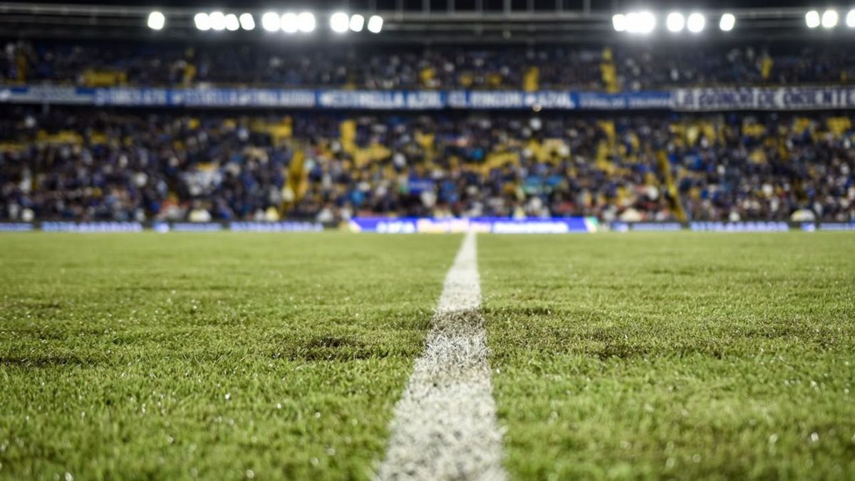 El estadio de la gramilla del estadio bogotano no es óptima para jugar fútbol.
