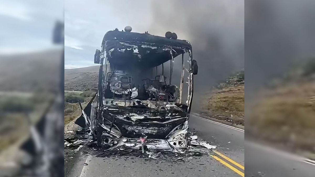 Incineran bus de servicio público en el páramo del Almorzadero, entre Santander y Norte de Santander.
