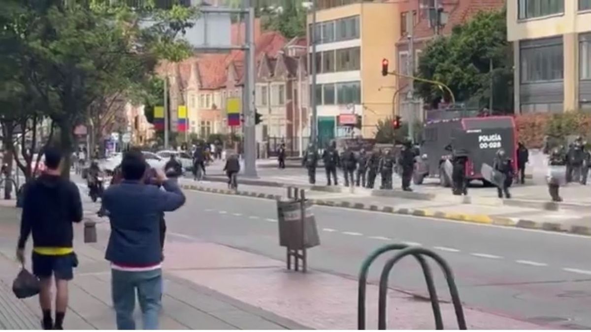 Por segundo día consecutivo, las autoridades intervinieron en los plantones frente al museo.
