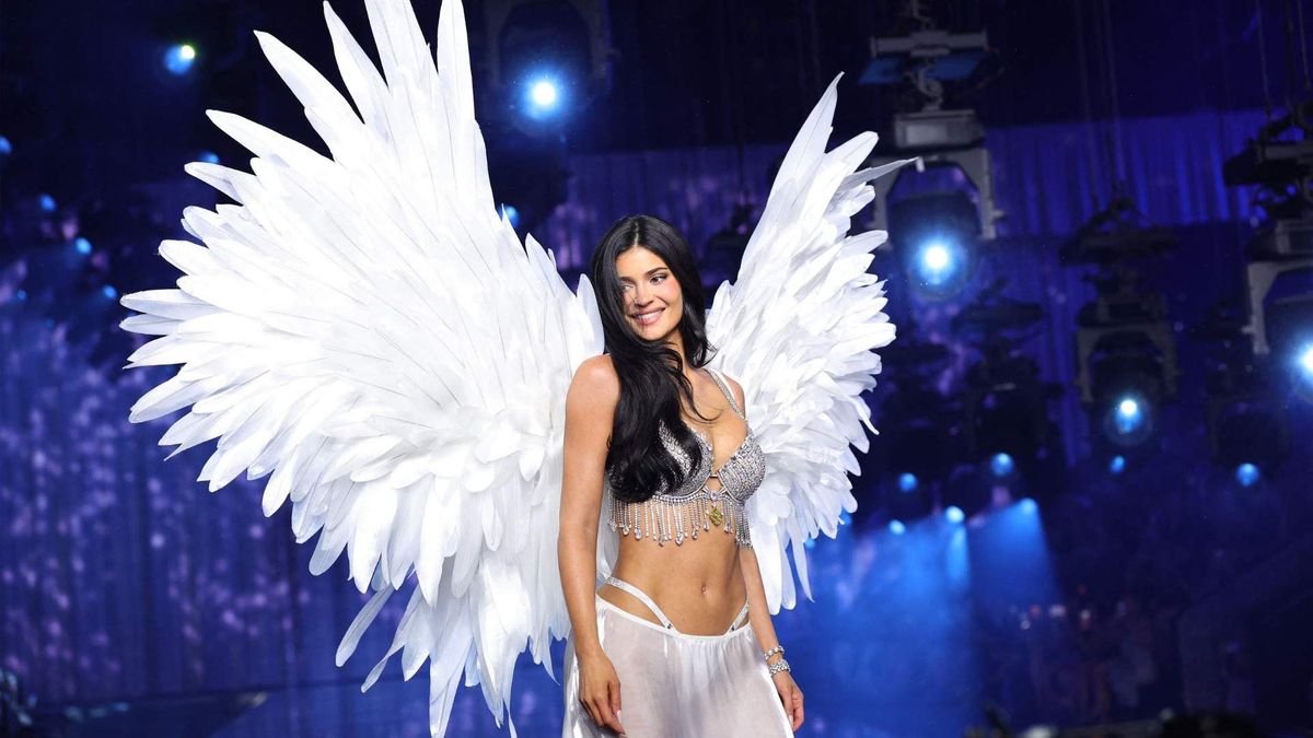 Kylie Jenner lució el Fantasy Bra durante su debut en el Victoria’s Secret Fashion Show 2026, una elección que generó reacciones en redes sociales.