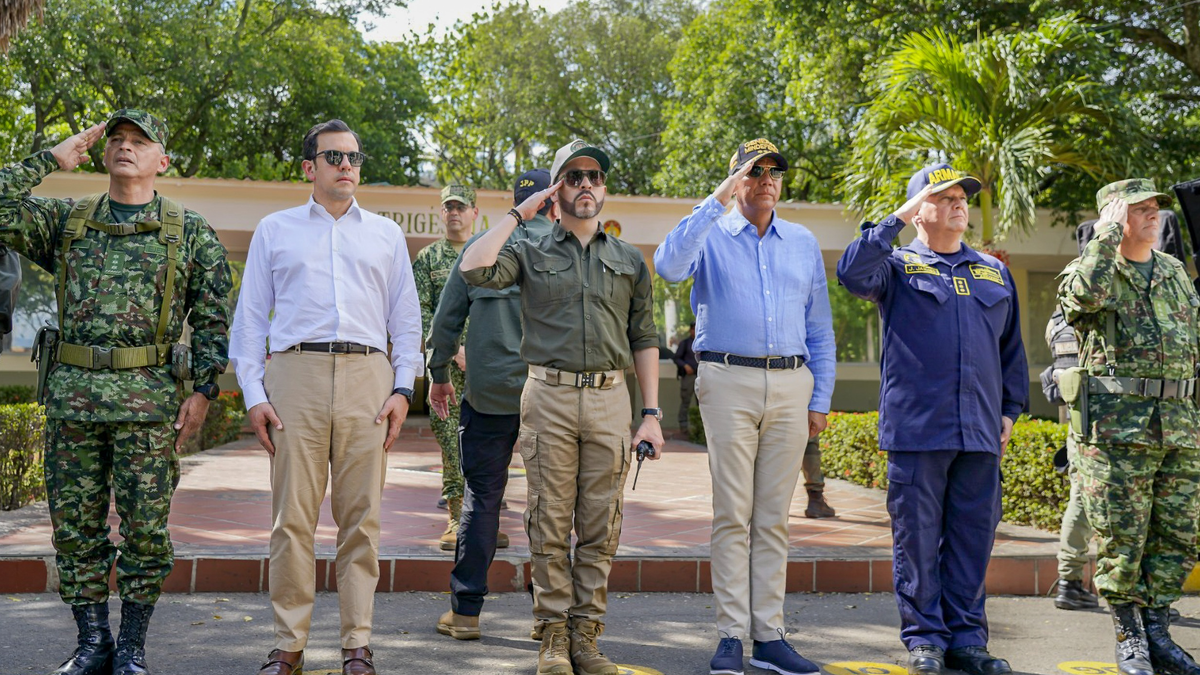 Presidente Abelardo De la Espriella con la cúpula militar.