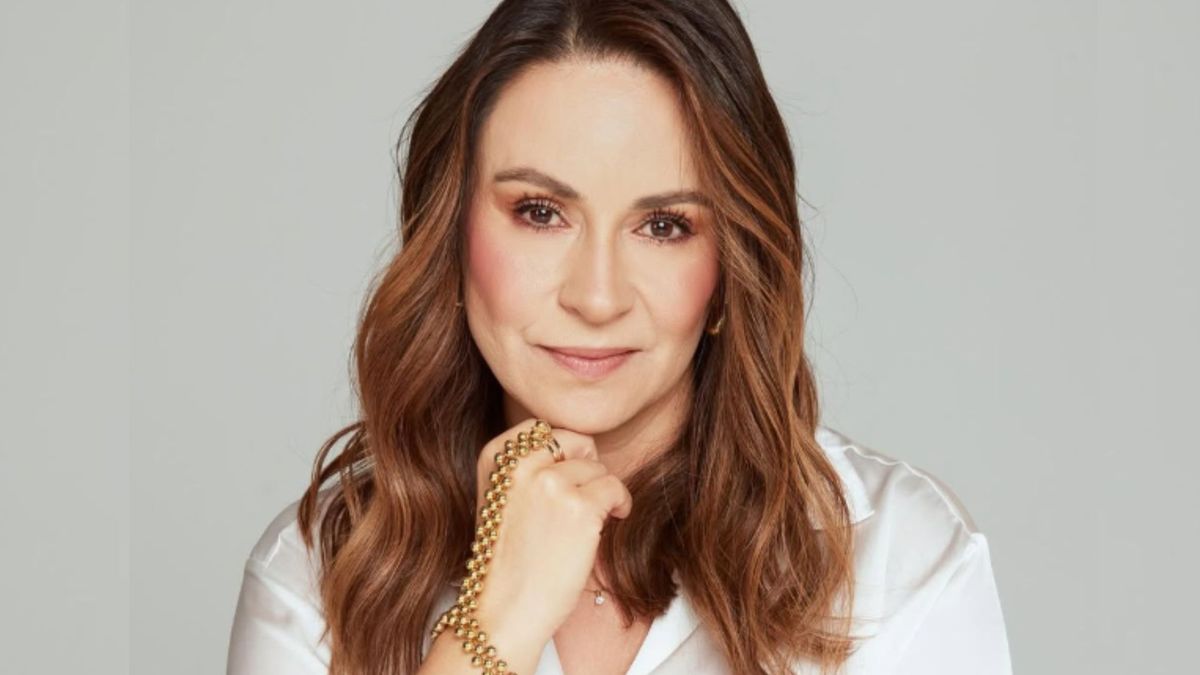 La periodista y representante de artistas Claudia Serrato contó en el programa Sin Filtro, de La FM, cómo descubrió que tenía cáncer de mama y cómo ha afrontado el tratamiento desde que recibió el diagnóstico en marzo.