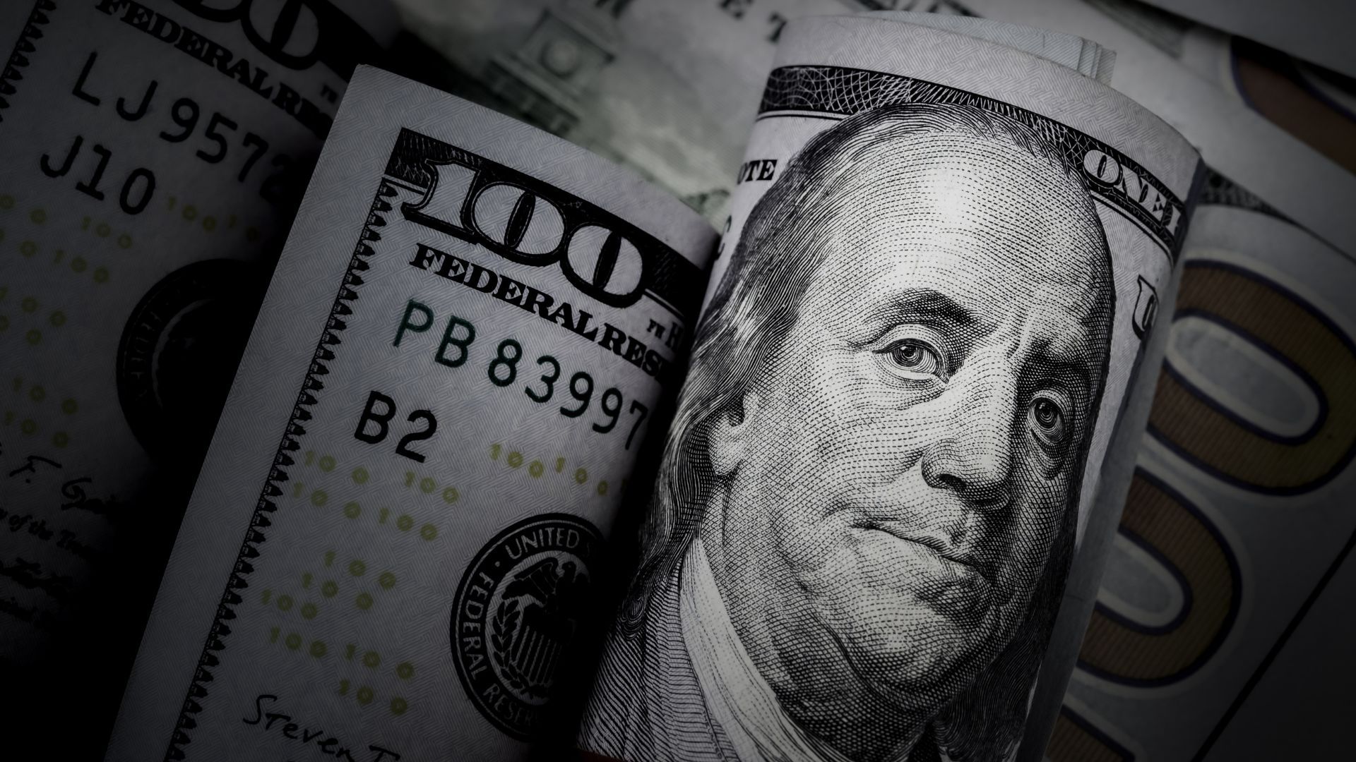 Precio del dólar en Colombia está a la baja